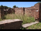 08451 ostia - regio v - insula iii - casa (v,iii,5) - via delle ermette - 3. laden von sueden - bli ri nordwesten - 06-2024.jpg